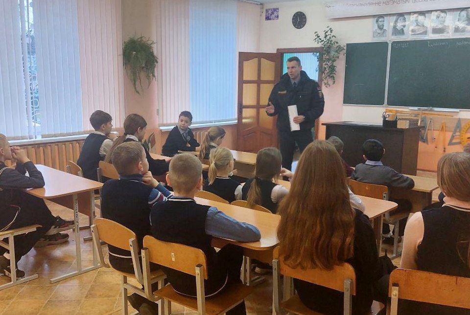 В ГУО «Бельская базовая  школа Мозырского района состоялась встреча с начальником ИДН Витченко А.В.! 